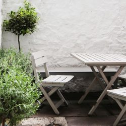 tables-2620199_1280 (1)